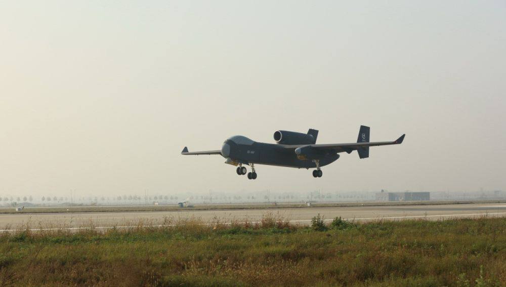 Китайский высотный разведывательно-ударный дрон «Цзютянь» выполнил первый полет / © The Asia Live