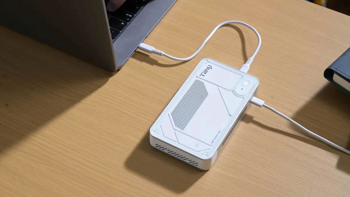 Tiiny AI Pocket Lab / © Tiiny AI