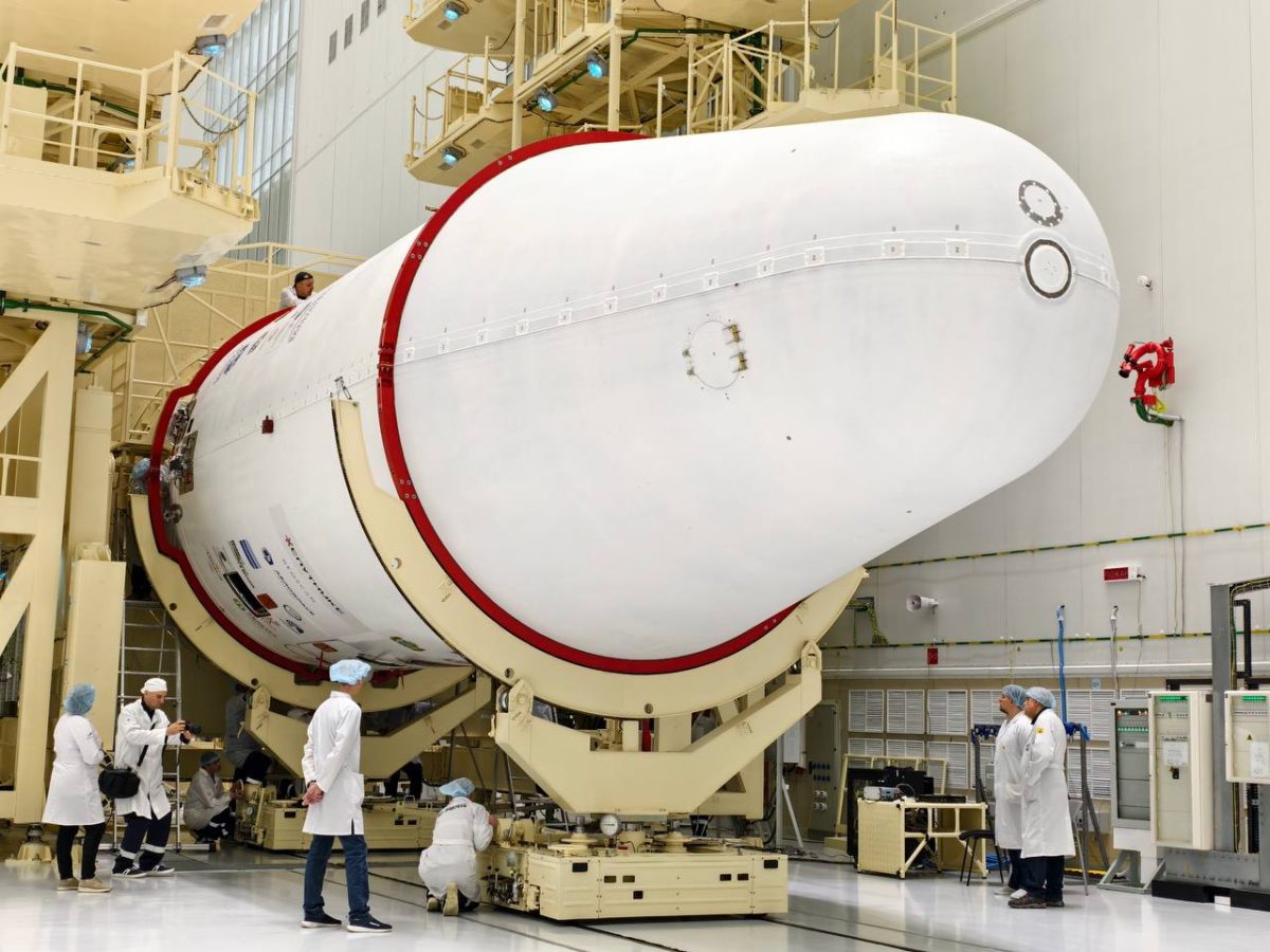 С космодрома Восточный стартовала ракета с 52 спутниками