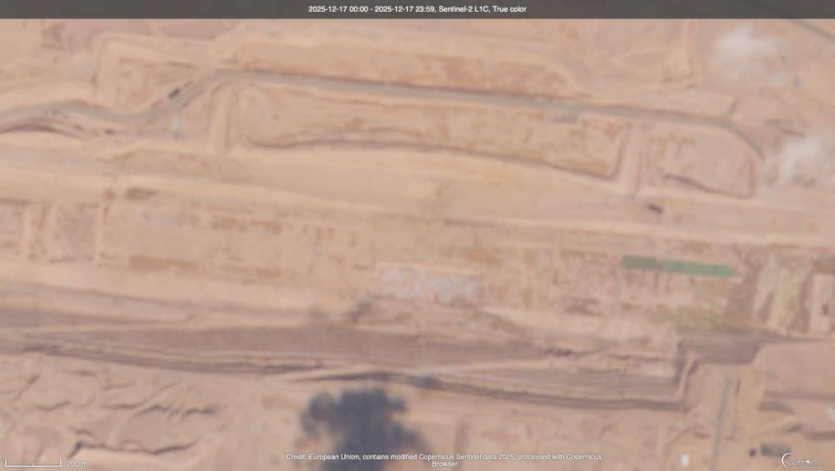 Строительная площадка модуля 46 горизонтального небоскреба «Зеркальная линия» / © Copernicus