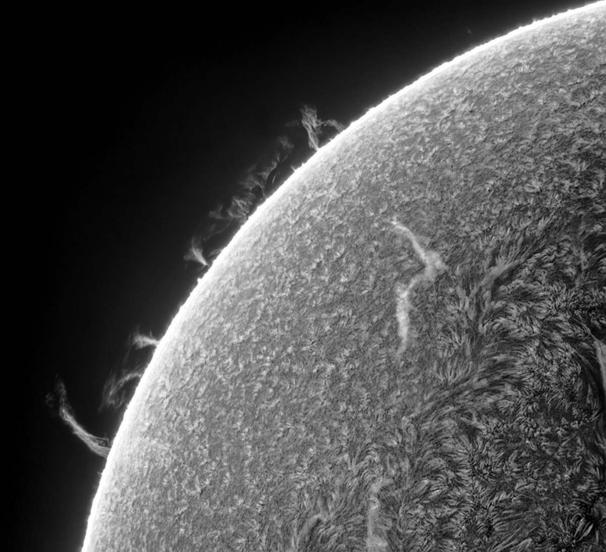 Победитель в категории «Астрономия» — «Танец на грани огня» / © Imran Sultan