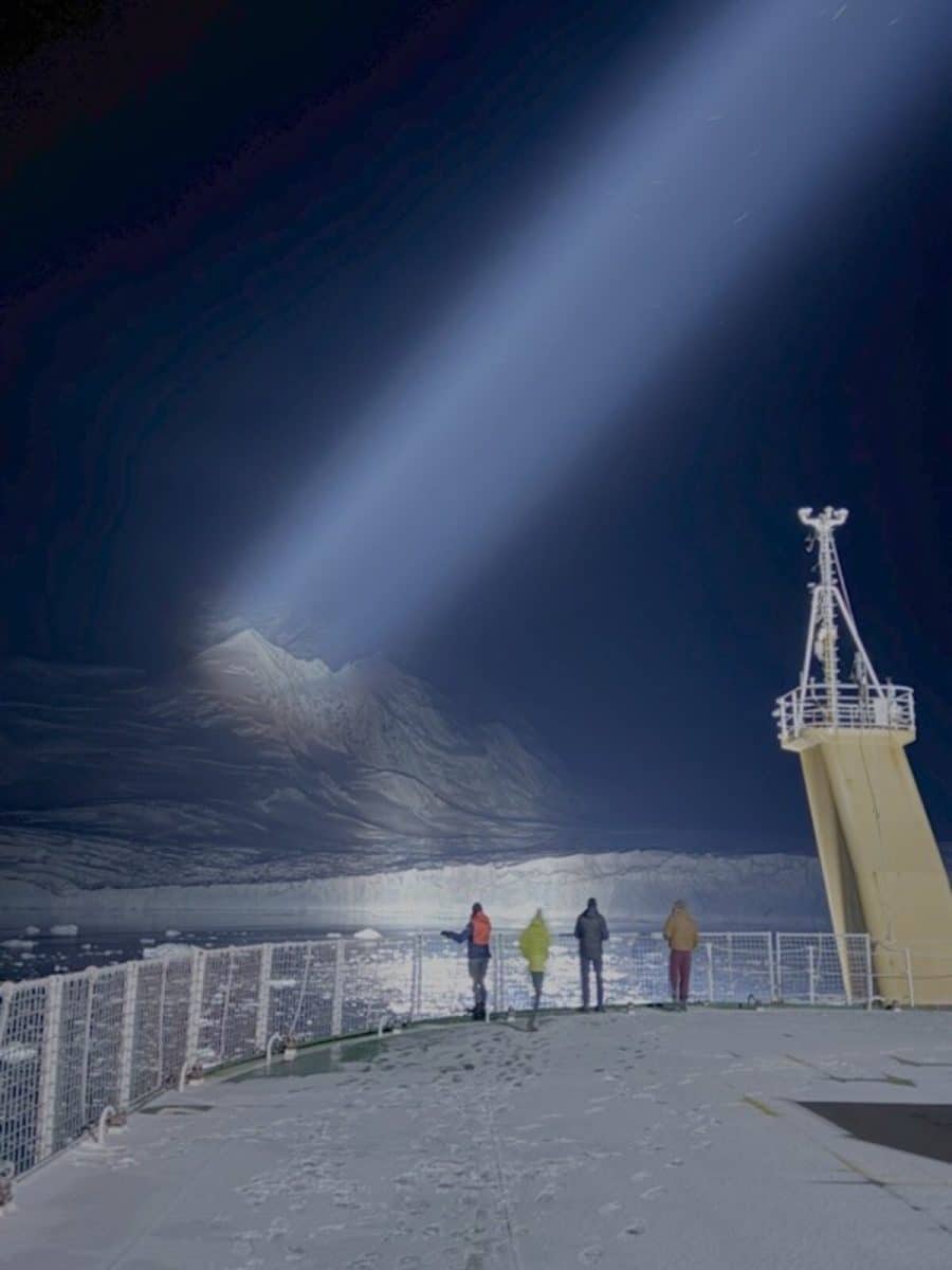 Победитель в категории «Науки о Земле и климатология» — «Сканирование ледников в антарктическую зиму» / © Michael Meredith