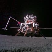 Зонд «Чанъэ-6» на обратной стороне Луны / © China National Space Administration