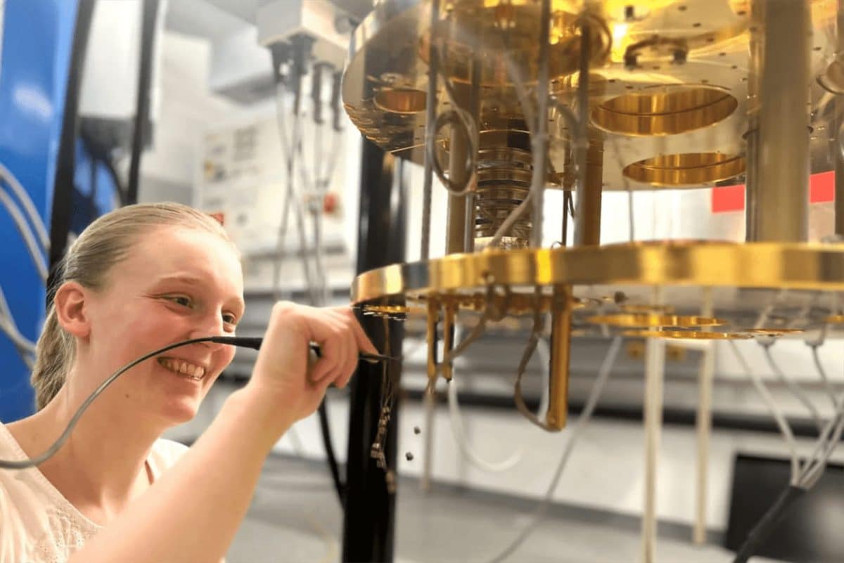 Первый автор Диана Кирхбаум (Diana Kirschbaum) в лаборатории / © Angelika Bosak/Vienna University of Technology