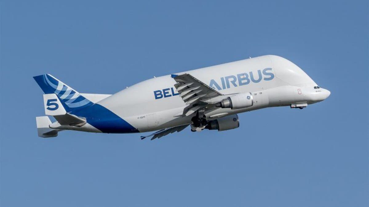 Легендарный транспортник Airbus Beluga выполнил последний полет / © Airbus