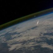 Метеороид, снятый с борта Международной космической станции