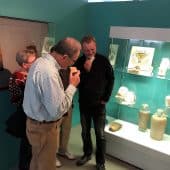 Посетители музея Августа Кестнера в Германии знакомятся с запахами древнеегипетских бальзамов, которые использовали для мумификации