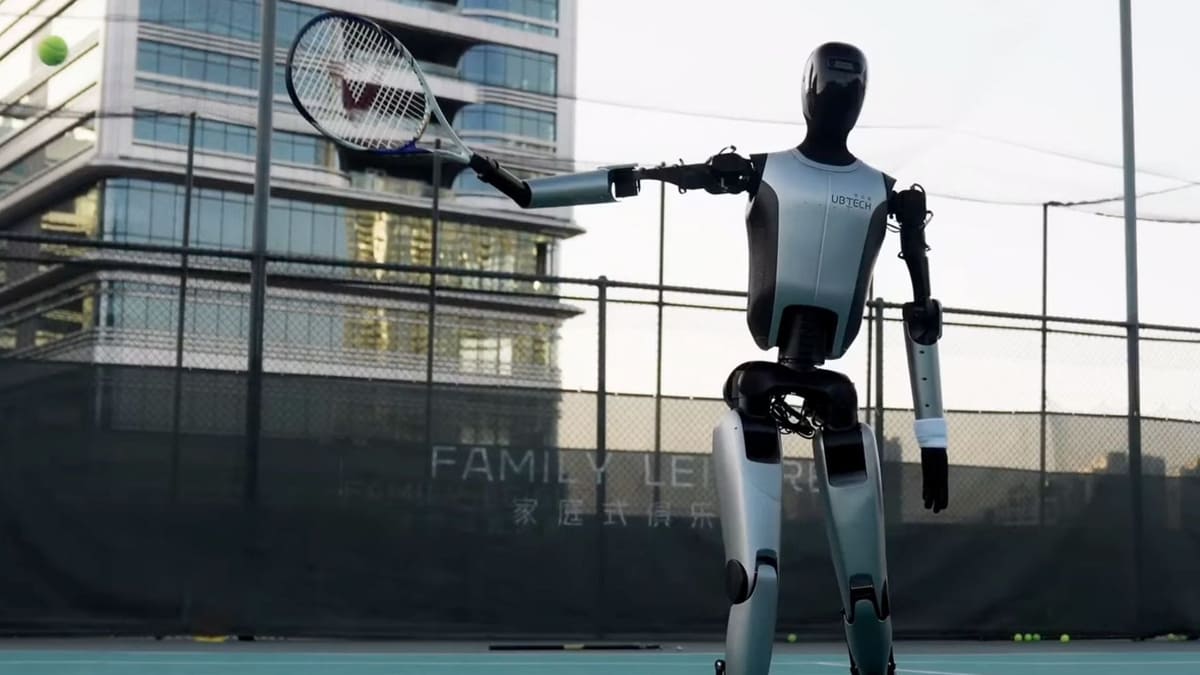 Человекоподобный робот Walker S2 / © UBTech Robotics