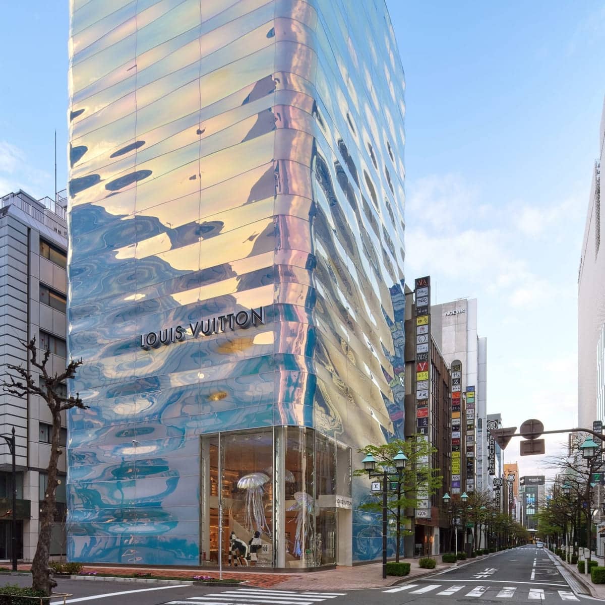 Louis Vuitton, Япония (архитекторы: Jun Aoki & Associates) / © Daici Ano