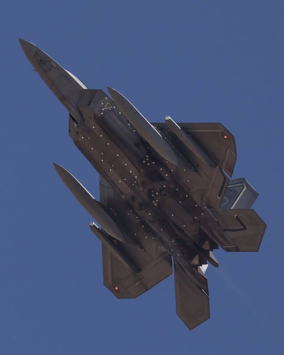 Lockheed Martin F-22A Raptor / © Jarod Hamilton / jmh.creates, социальная сеть X