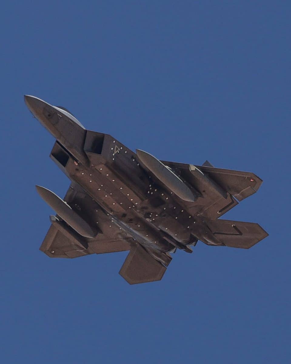 Lockheed Martin F-22A Raptor / © Jarod Hamilton / jmh.creates, социальная сеть X