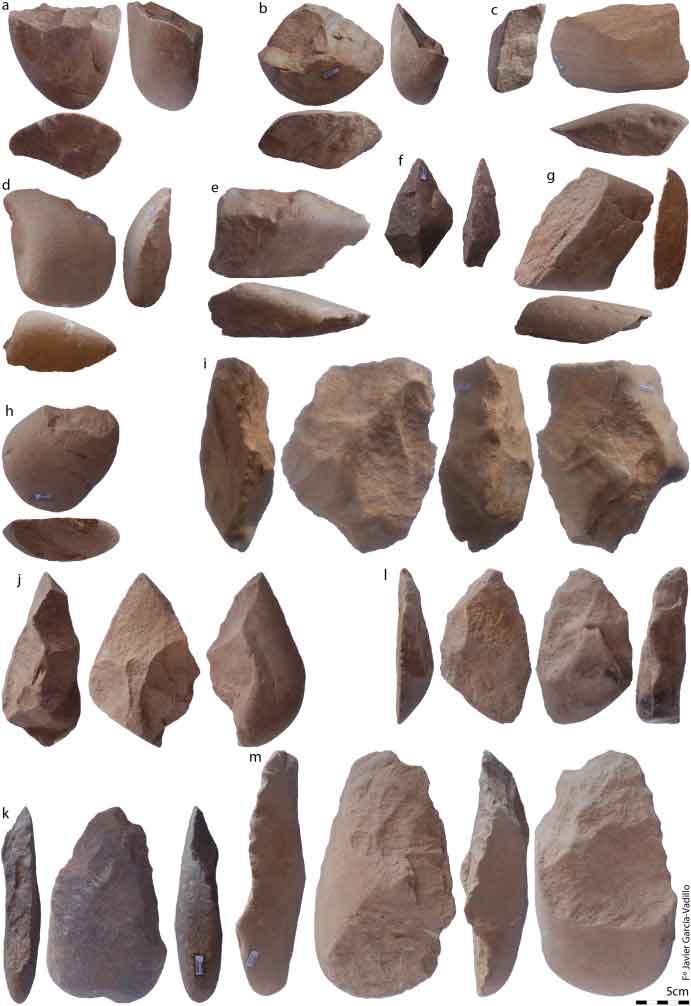 каменные орудия