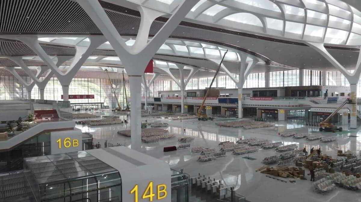 Восточный вокзал Чунцина / © Reporterfy