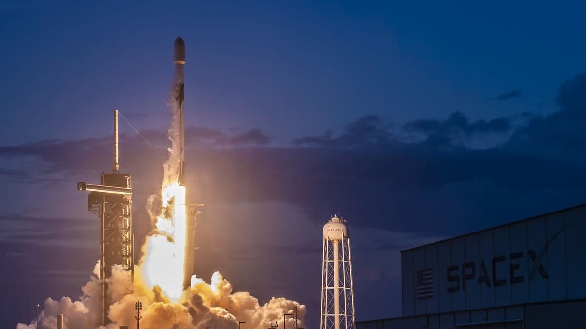 SpaceX получила контракт на $2,29 млрд для создания военной спутниковой сети передачи данных