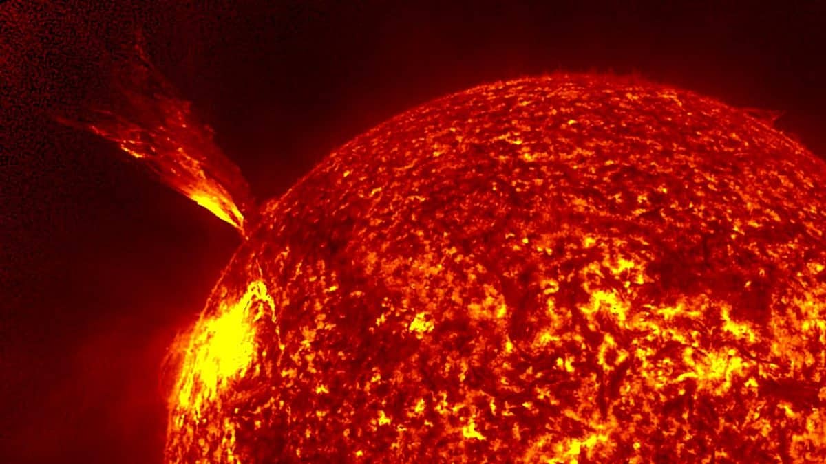 Мощная вспышка на солнце 10.05.2026 / © Лаборатория солнечной астрономии (xras.ru)