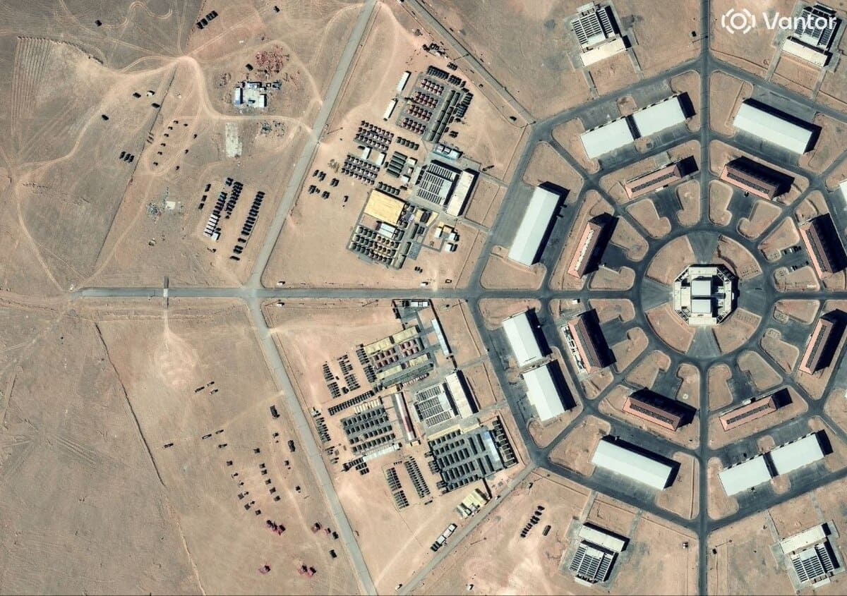 Китайский военный комплекс в восточной части Такла-Макан / © Vantor