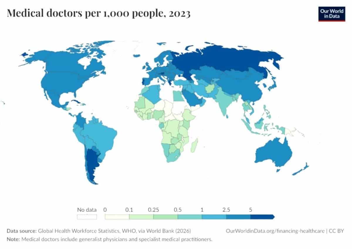 Карта: сколько врачей приходится на 1000 жителей в разных странах / © Our World in Data