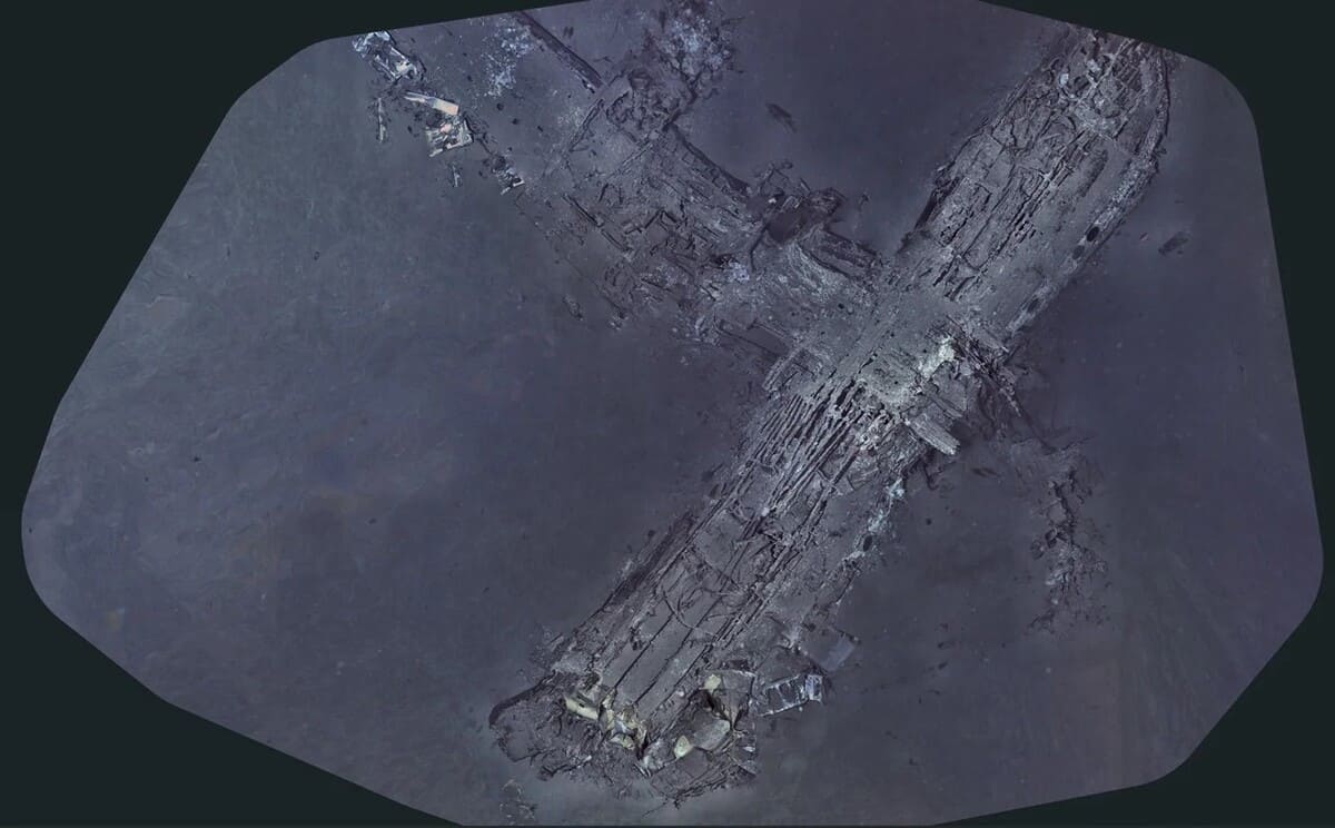 На дне Атлантики обнаружили обломки самолета, пропавшего 74 года назад / © Deep Sea Vision