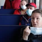 Ученые выяснили, почему во время COVID-19 одни носили маски, а другие — нет