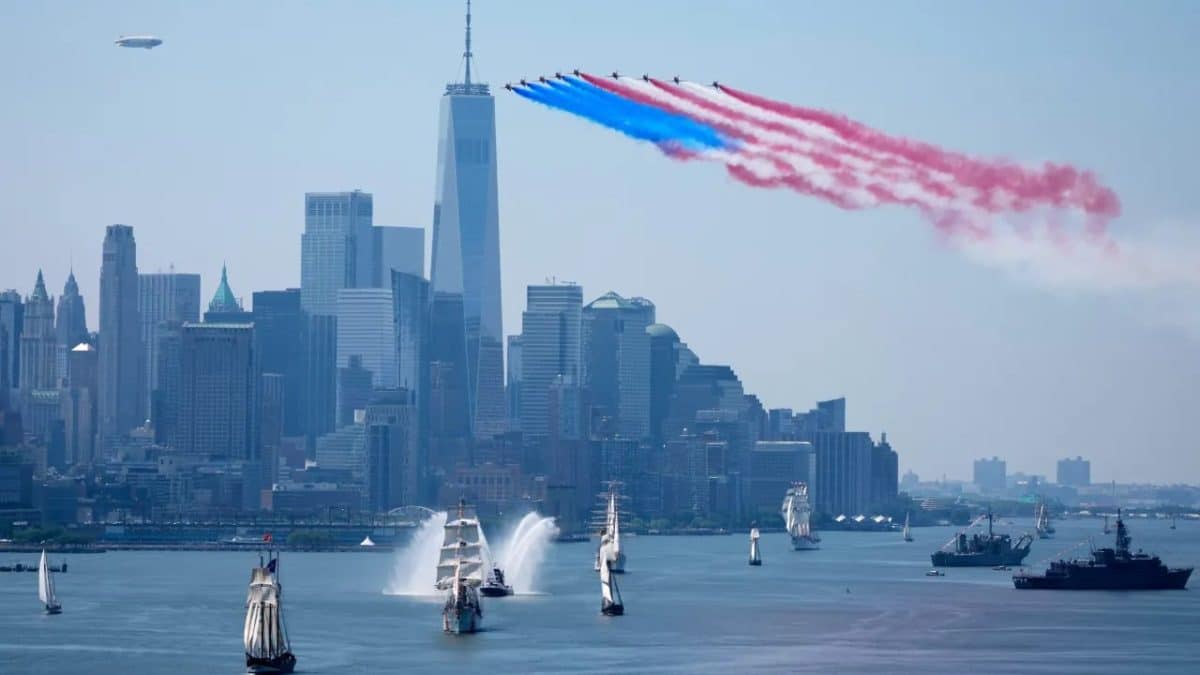 США отметили 250-летие независимости авиапарадами над Нью-Йорком и Вашингтоном