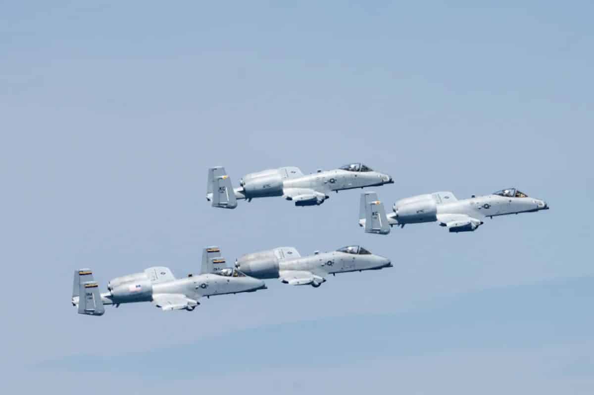 Группа самолётов-штурмовиков A-10C Thunderbolt II ВВС США / © air.show