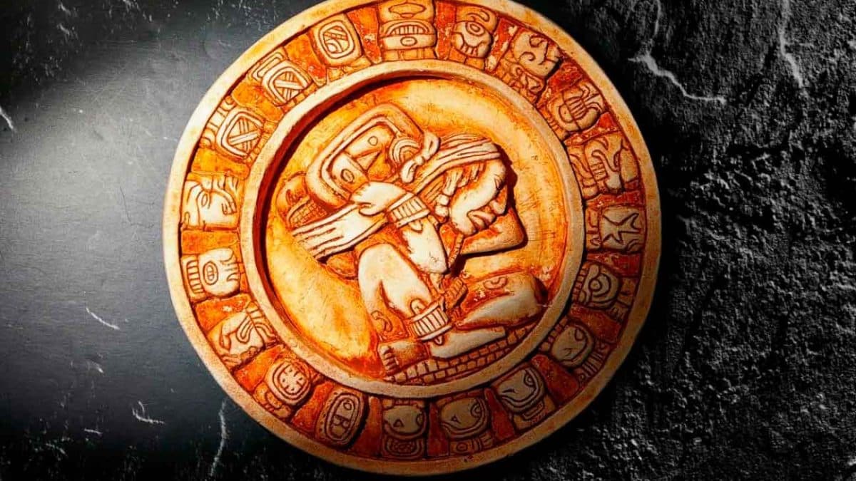 لقد تعلم علماء الآثار اسم عالم الفلك المايا لقد تعلم علماء الآثار اسم عالم الفلك المايا