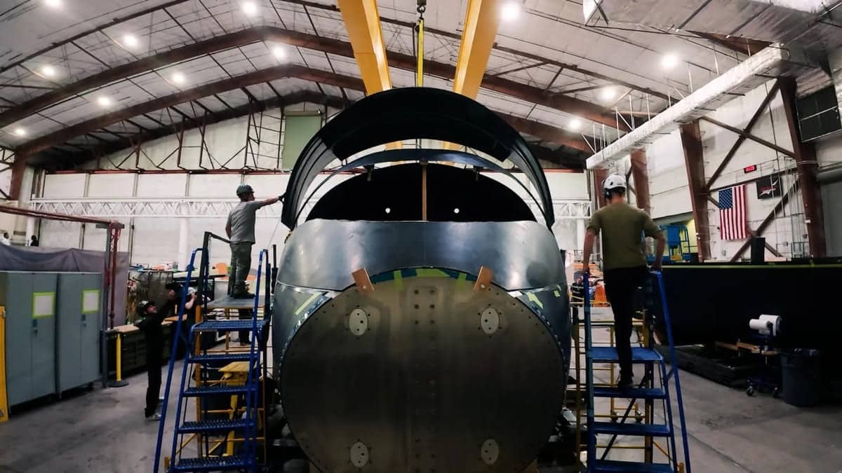 Процесс сборки первого полноразмерного демонстратора самолета Z4 / © JetZero