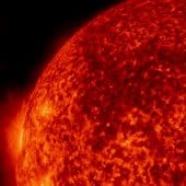 Через миллиарды лет Солнце превратится в красного гиганта
