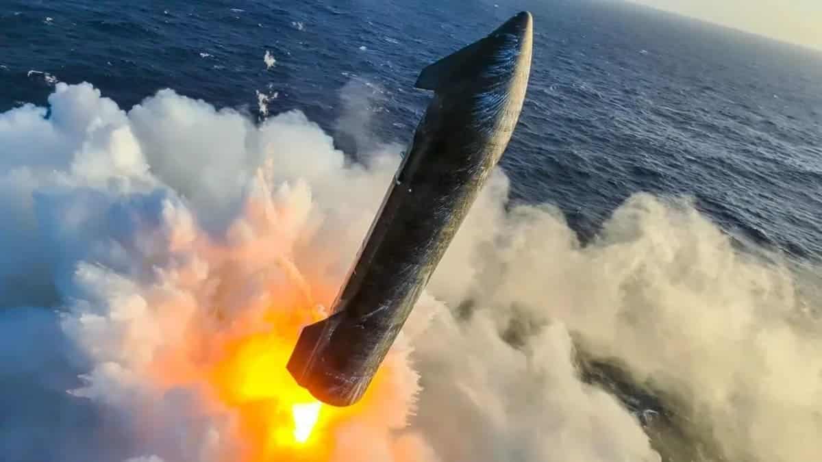 Приводнение Starship после 13 испытательного полета / © SpaceX