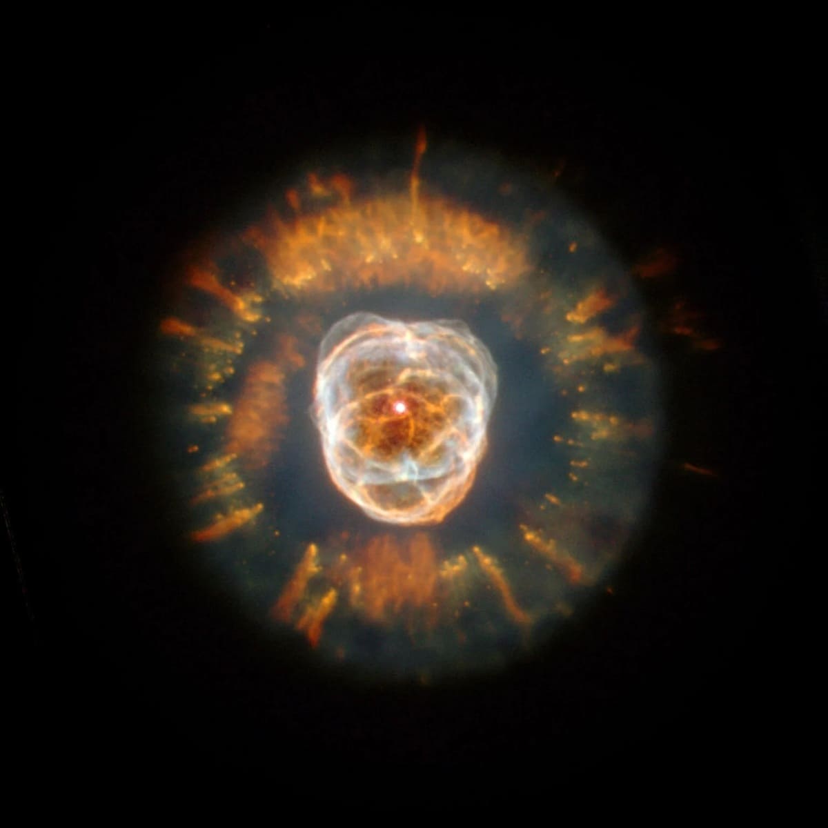 Изображение Туманности Льва, полученное телескопом «Хаббл» / © NASA, ESA, Andrew Fruchter (STScI), and the ERO team (STScI + ST-ECF)