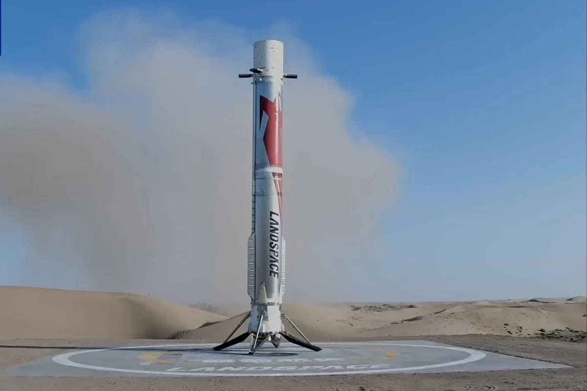 &nbsp;Первая ступень ракеты Zhuque-3 после посадки / © LandSpace