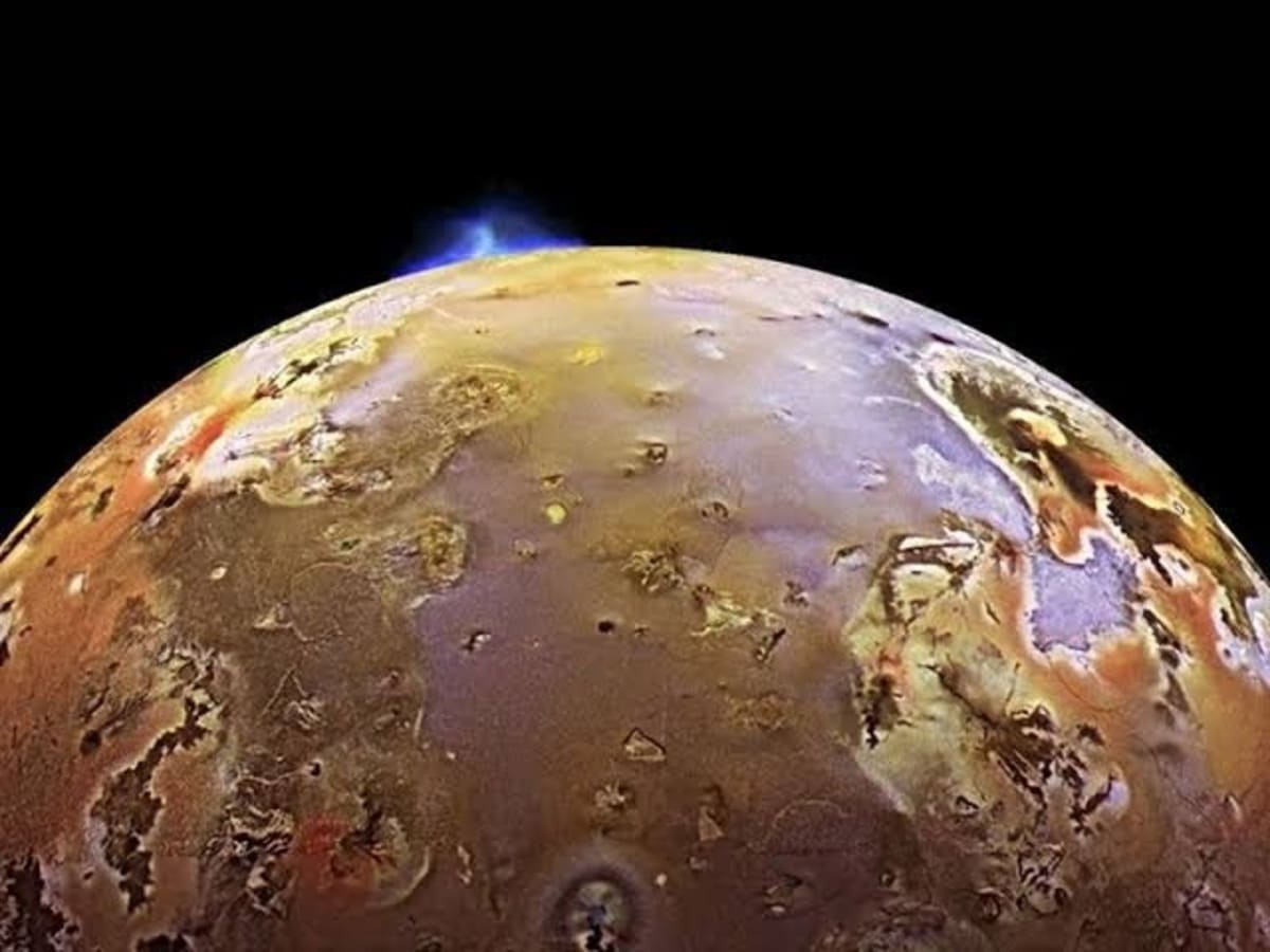 Вулканы Ио / © NASA