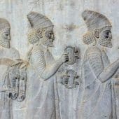 Ассирийские рельефы и надписи сохранили сведения о правителях, чьи имена позднее были исключены из официальной истории