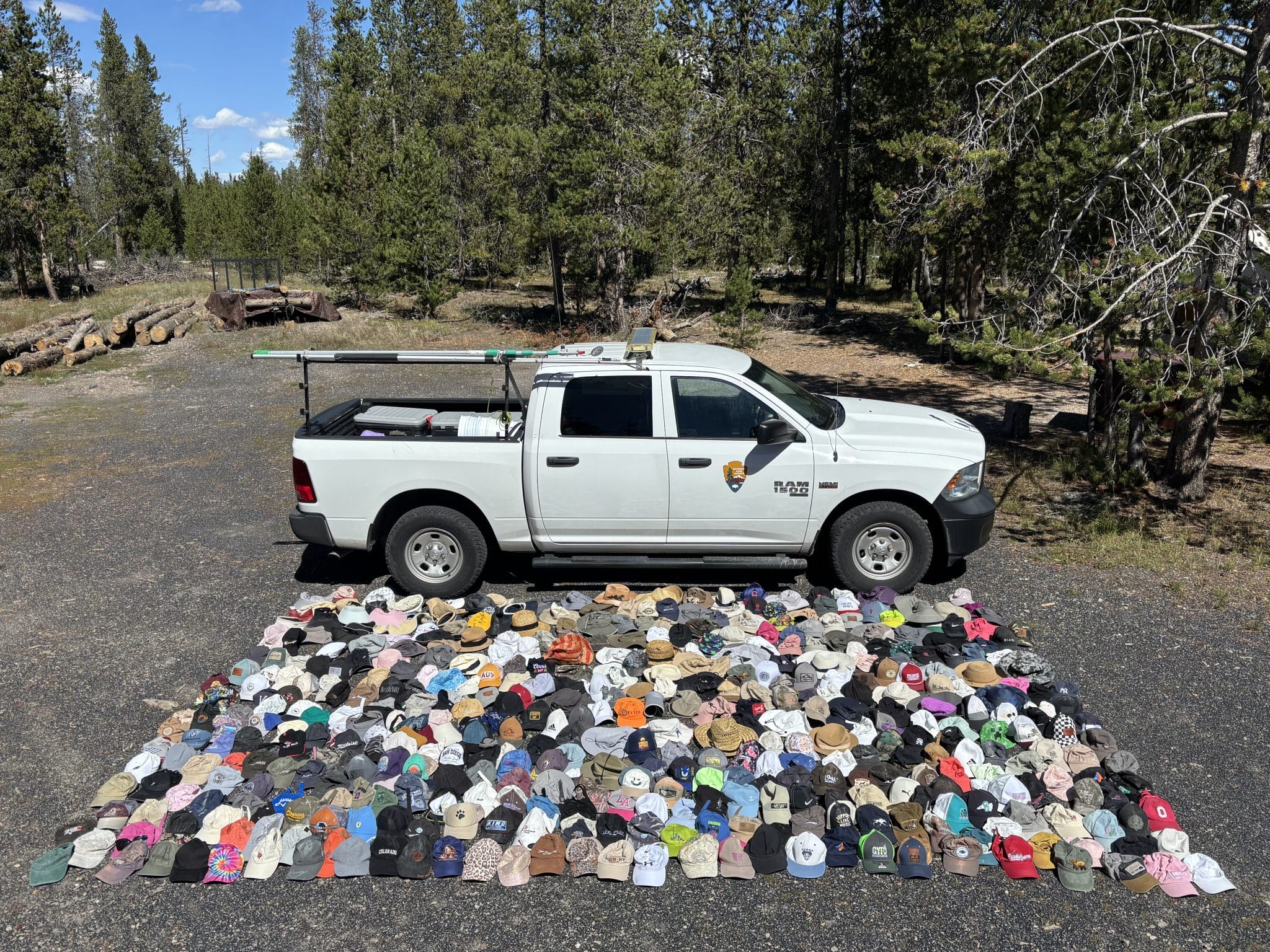 Головные уборы, собранные сотрудниками парка / Margery Price, National Park Service