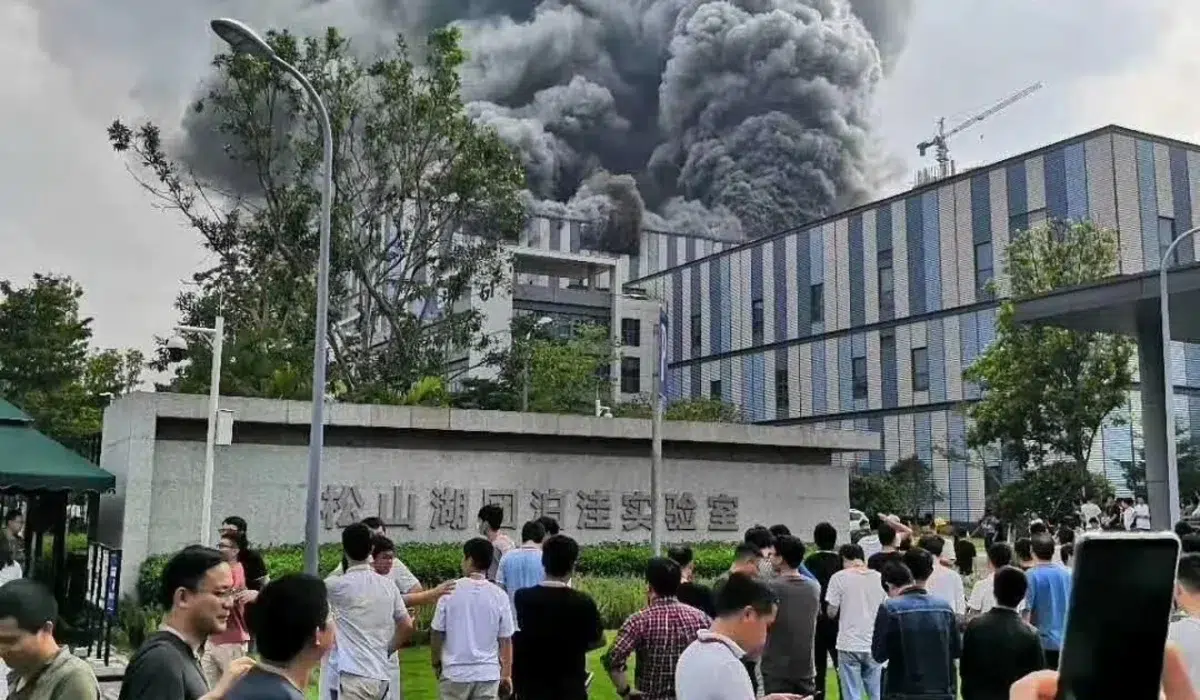 Пожар на объекте Huawei в 2020 году / © South China Morning Post