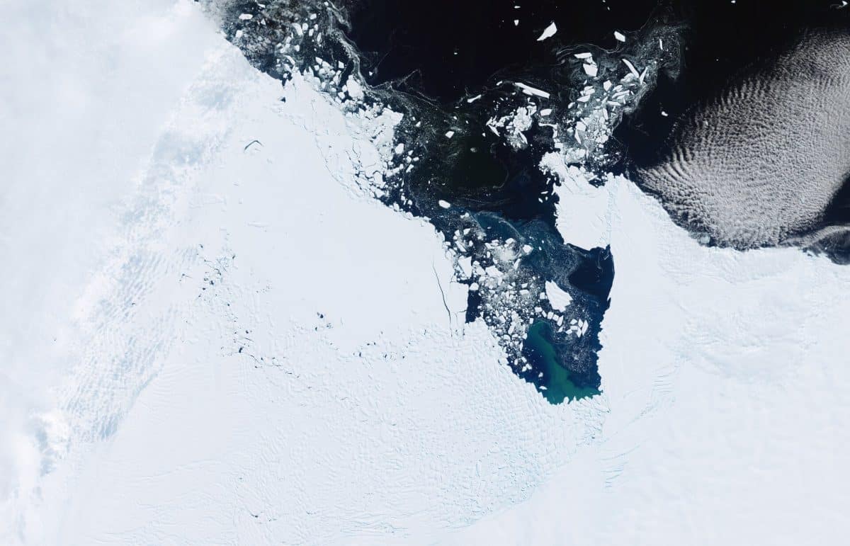 Ледник Туэйтса в Антарктиде на снимке Sentinel-2, февраль 2026 года. Иллюстрация к исследованию более раннего периода / Copernicus Sentinel data (2026), обработка ESA