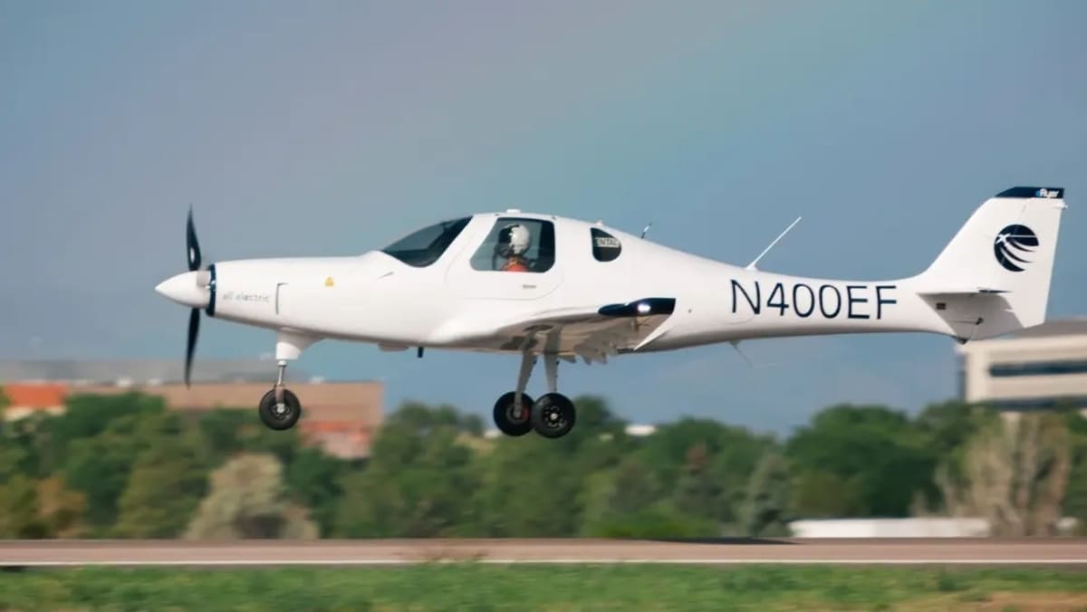 Электрический самолет eFlyer 2 выполнил первый полет / © Bye Aerospace