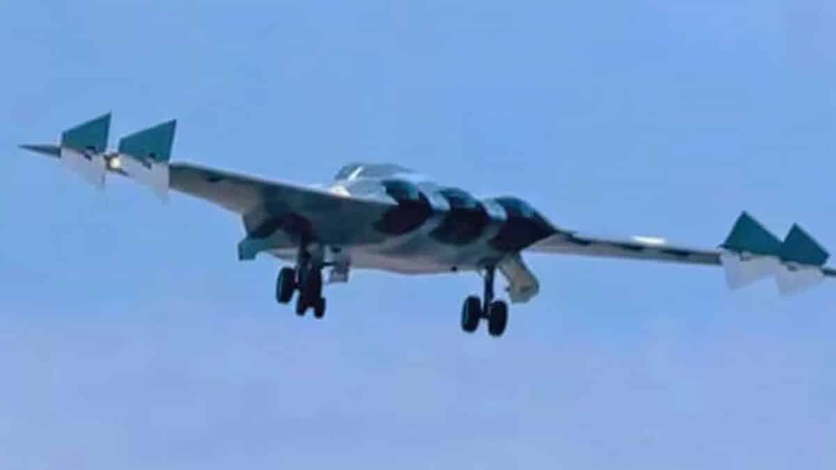 Изображение тактического самолета шестого поколения J-36 («Цзянь-36») / © Weibo