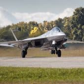 Истребители Су-57 из новой партии перед передачей Воздушно-космическим силам России