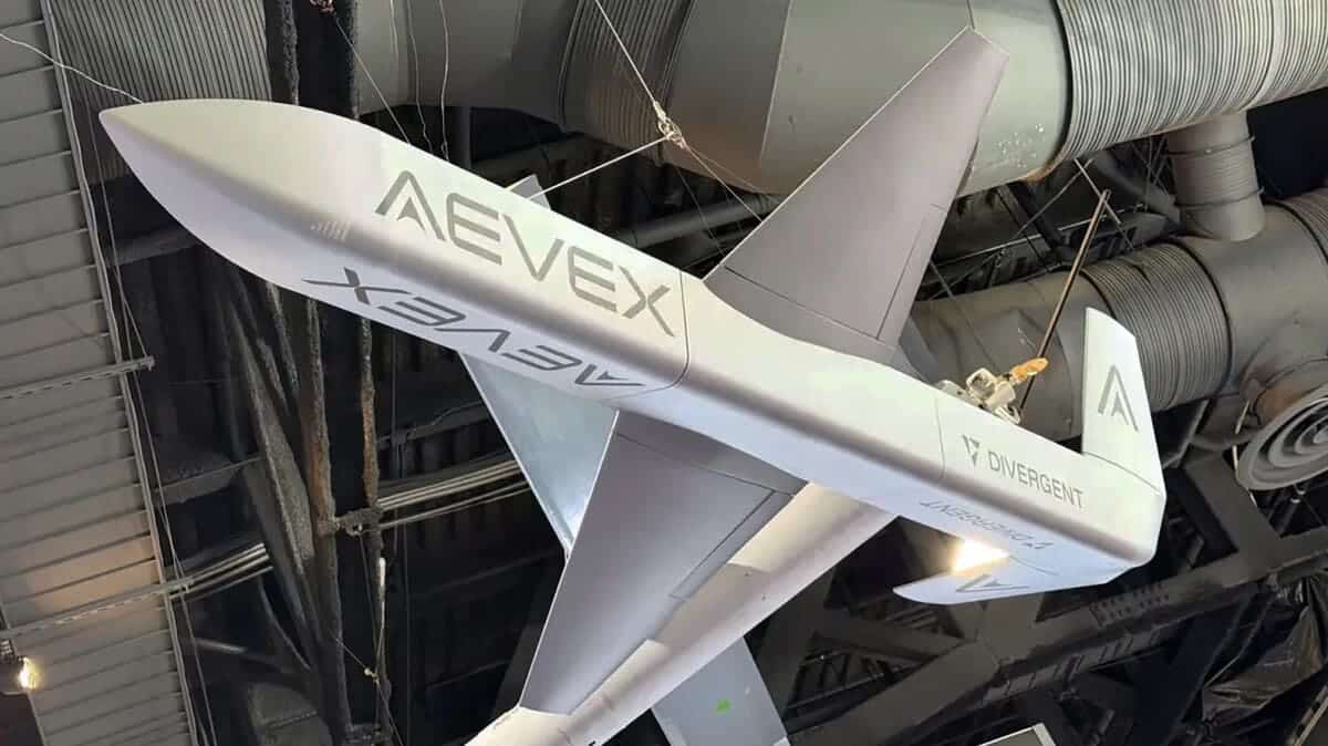AEVEX представила реактивный беспилотник Specter для недорогих ударных и разведывательных миссий / © AEVEX