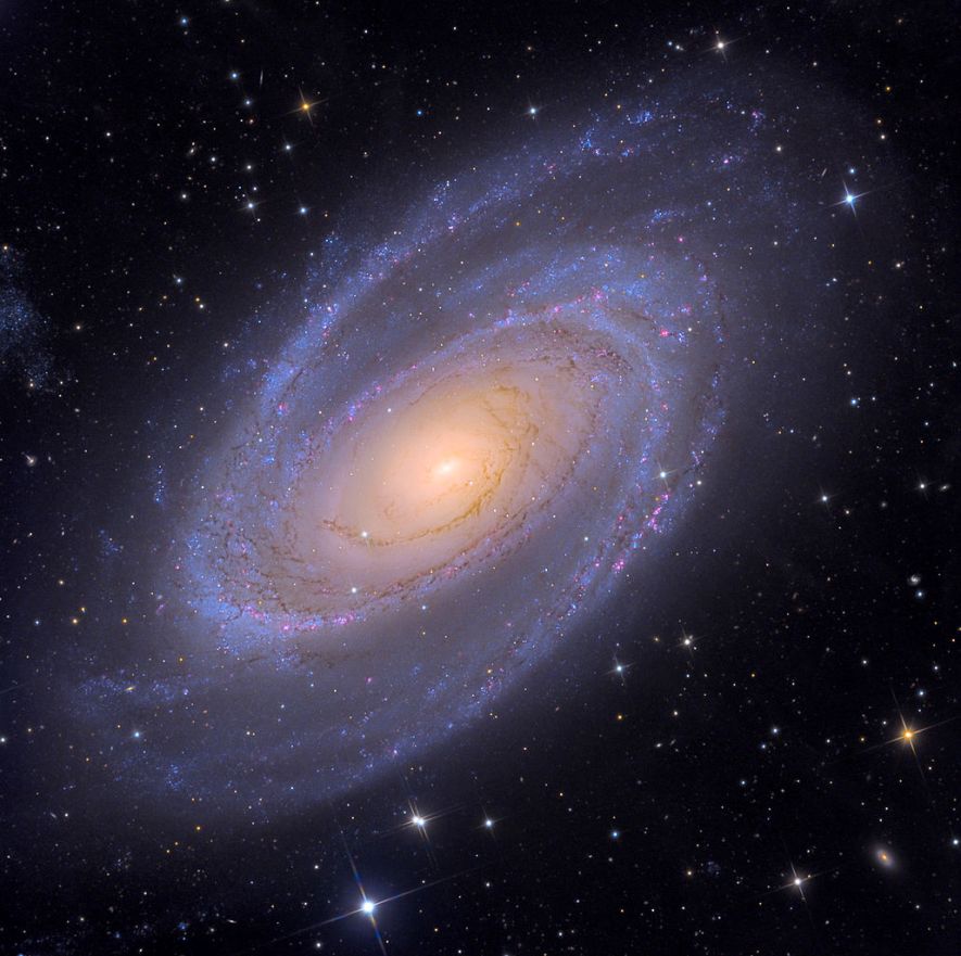 NGC 4725 / © NASA / CXC / SAO