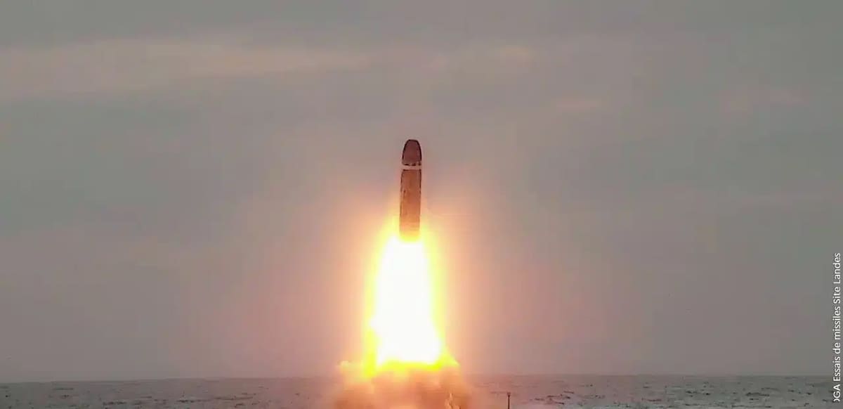 Франция впервые запустила модернизированную ядерную ракету M51.3 с подводной лодки / © Ministère des Armées et des Anciens combattants