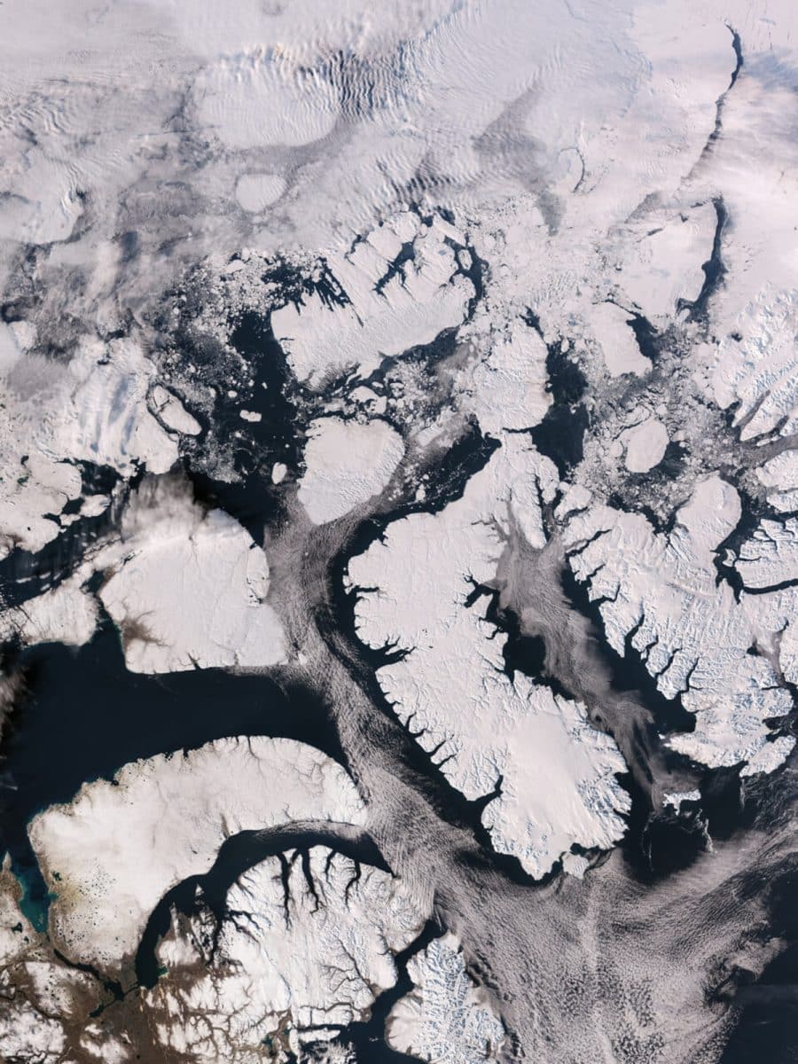 Канадская Арктика: острова, ледники и морской лед / © ESA