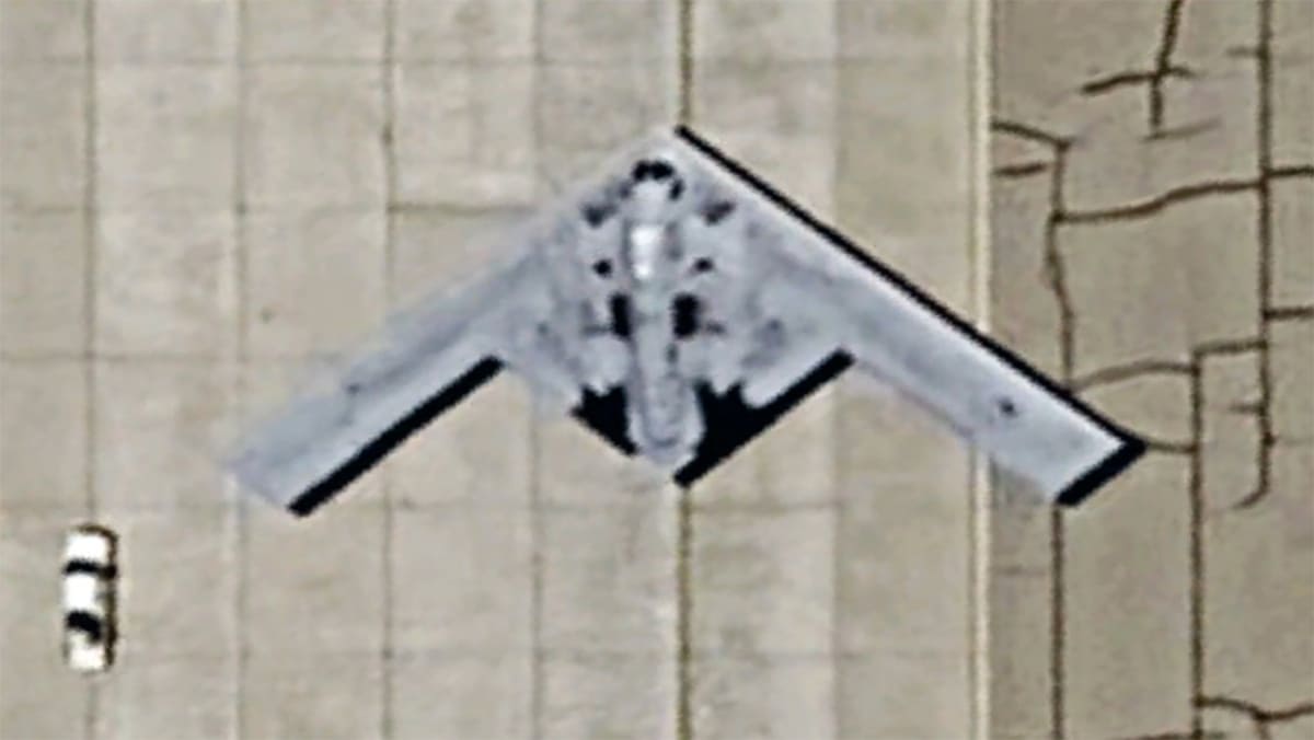 Спутниковый снимок раскрыл реальные размеры бомбардировщика B-21 Raider / © Google Earth