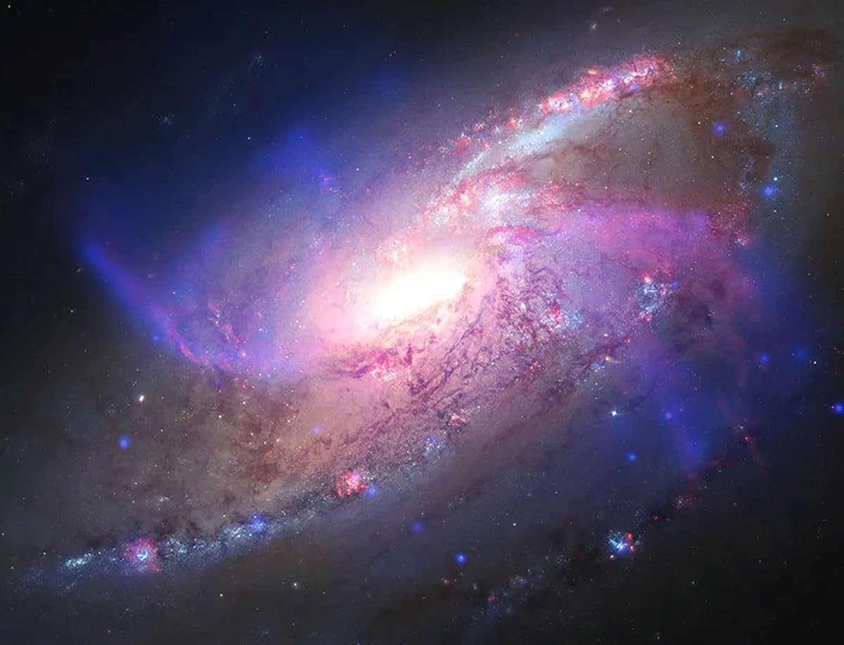 NGC 4258 / © NASA / CXC / SAO