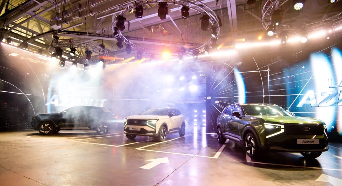Lada Azimut на церемонии запуска серийного производства 25 сентября 2026 года / © АвтоВАЗ